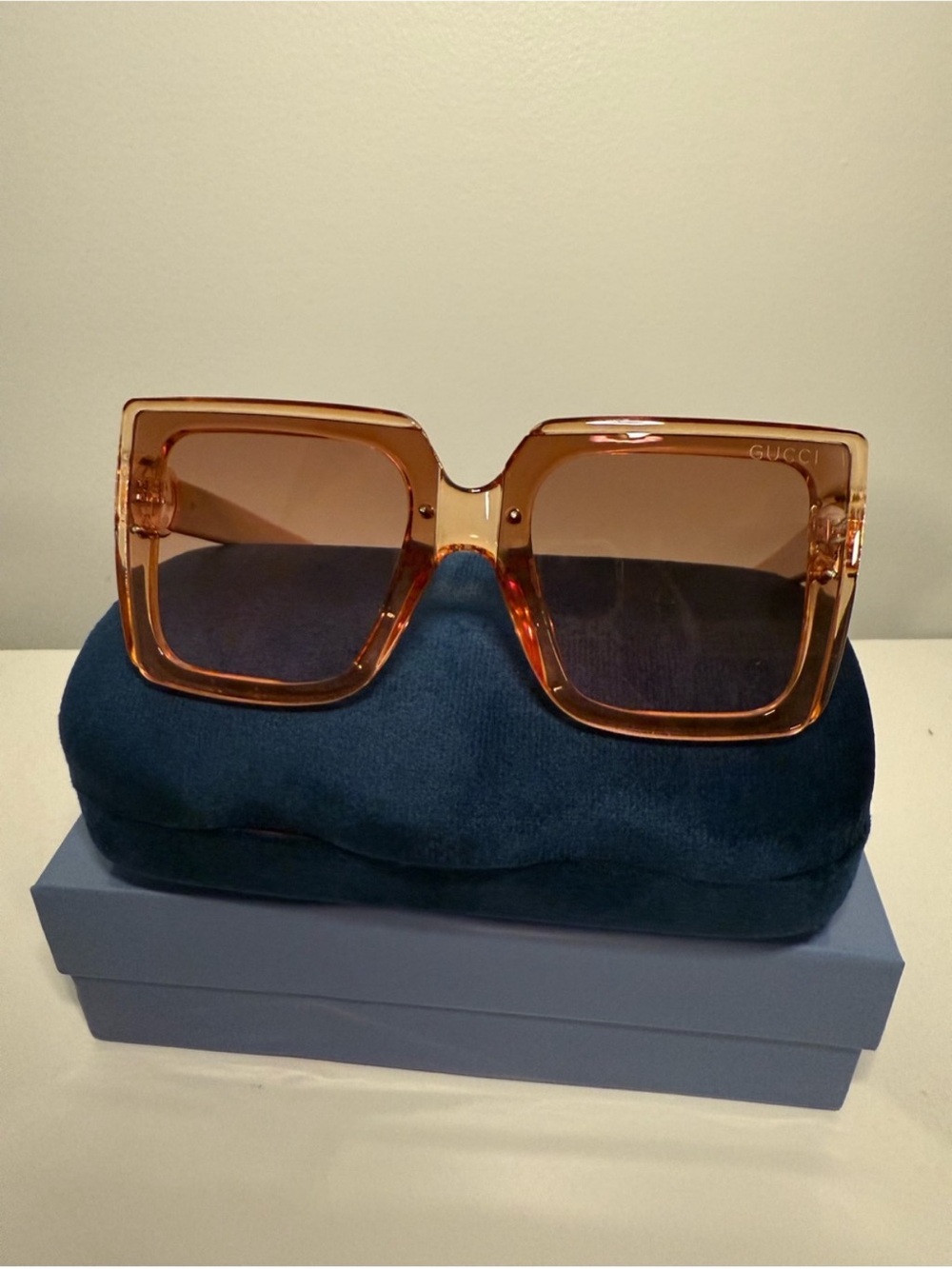 Women's Oversized Square Sunglasses in Light Amber